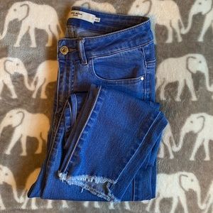 NWOT Vero Moda uneven raw hem hi-rise skinny jean!